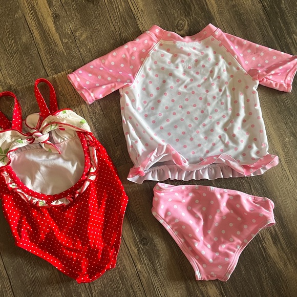 2T swim suits Minnie Mouse and Penelope Mack both in perfect condition - Picture 2 of 2